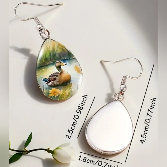 2/30$ Or 3/$35 Boho Fun Summer Duck Dangling Teardrop Crystal Glass Earrings - Picture 2 of 4